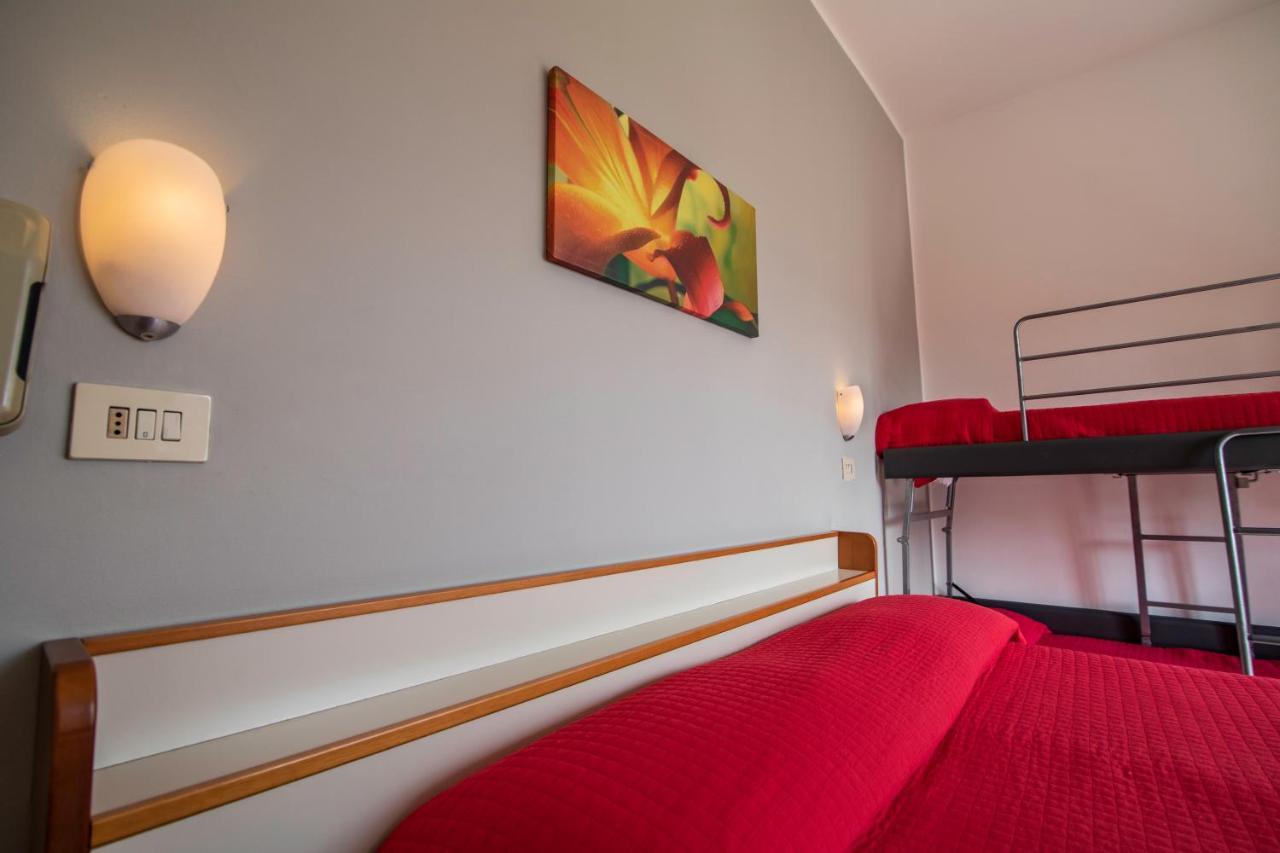 Hotel Ausonia B&B ริมินี ภายนอก รูปภาพ