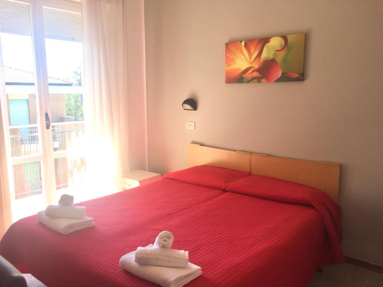 Hotel Ausonia B&B ริมินี ภายนอก รูปภาพ